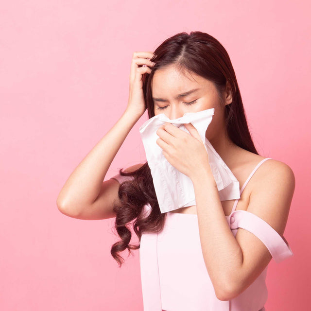 mulher-espirrando-alergia-resfriado-oleos-essenciais